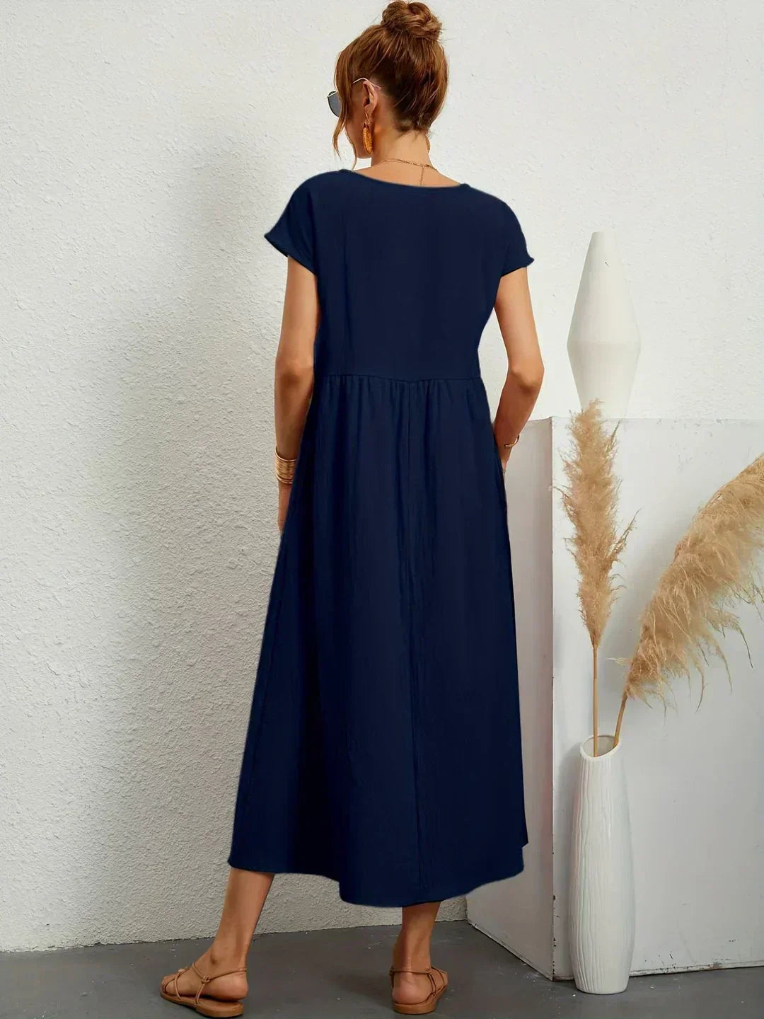 Sofia – Ein elegantes Kleid mit schlichtem Schnitt