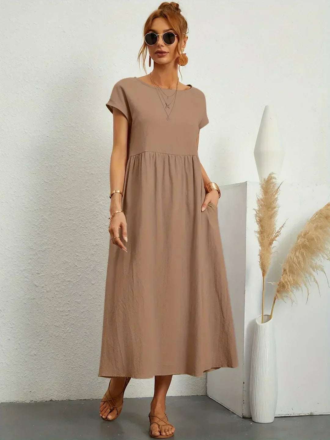 Sofia – Ein elegantes Kleid mit schlichtem Schnitt