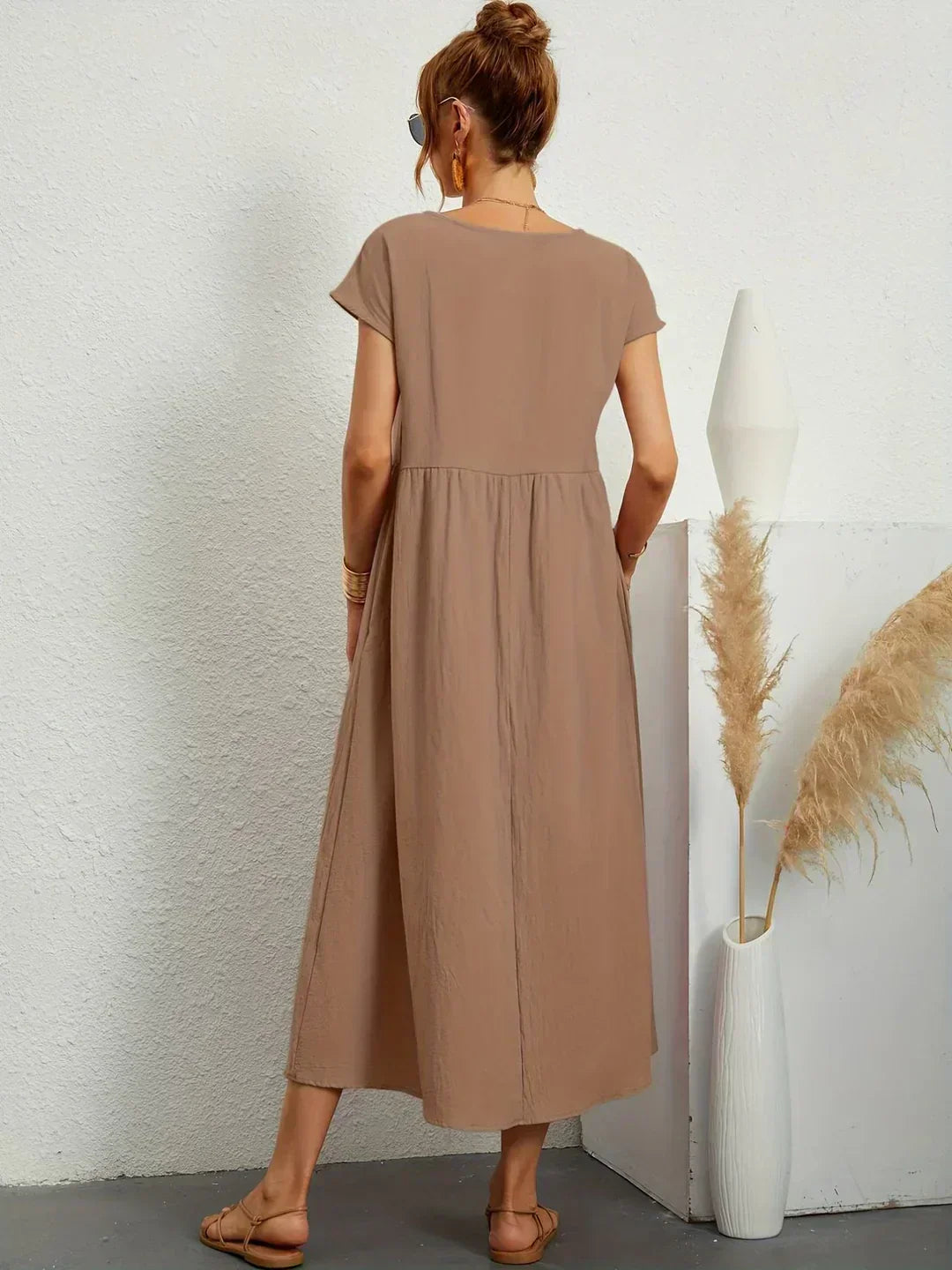 Sofia – Ein elegantes Kleid mit schlichtem Schnitt