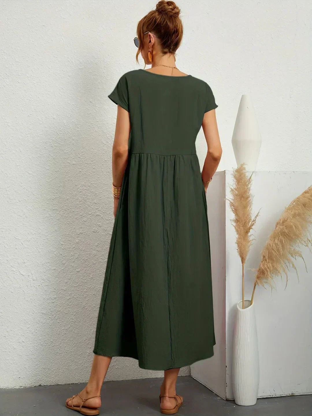 Sofia – Ein elegantes Kleid mit schlichtem Schnitt