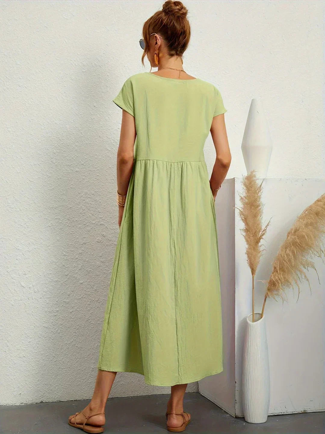 Sofia – Ein elegantes Kleid mit schlichtem Schnitt